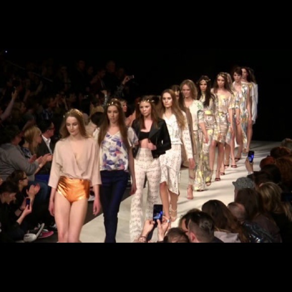 Maeve Donahue🖤💜 WELCOME! :) - Picture 5 of 6